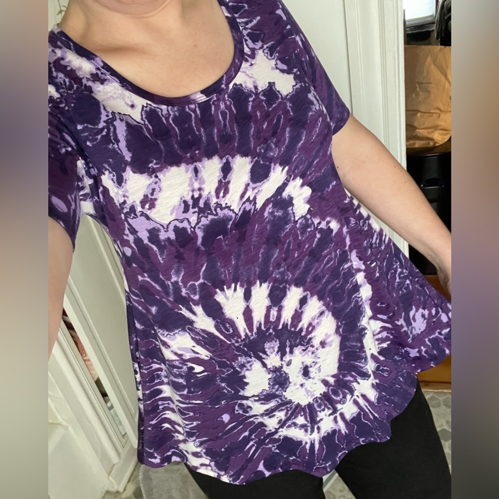 Lularoe tie dye purple perfect tshirt relaxed fit
